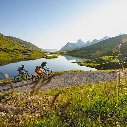 Mountainbiken E-Biker am Langsee bei der Heilbronner Tour